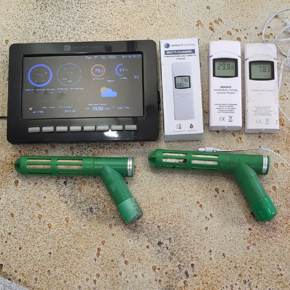 Ambient Weather Station Set | Receiver/Console, Temperature, Moisture Sensors - Picture 1 of 7